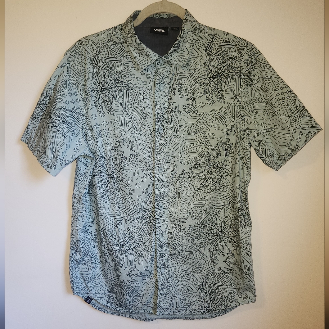 Men's Vans Short-Sleeved Button-Up Shirt, Size Small